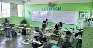 A elementary mathematics classroom in Puerto Rico.